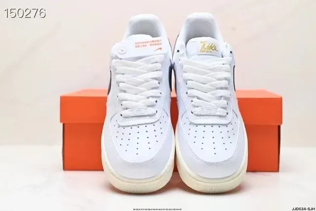 Nike Air Force 1 White Navy Lifestyle Sneakers 5