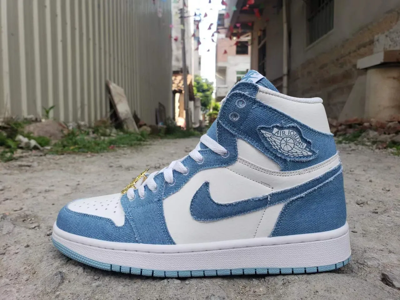 Nike Air Jordan 1 Azul Denim Branco Dourado Trava de Cadarço Tênis de Basquete 6