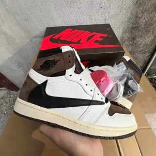 Nike Air Jordan 1 High Tênis de Basquete Branco Preto Marrom