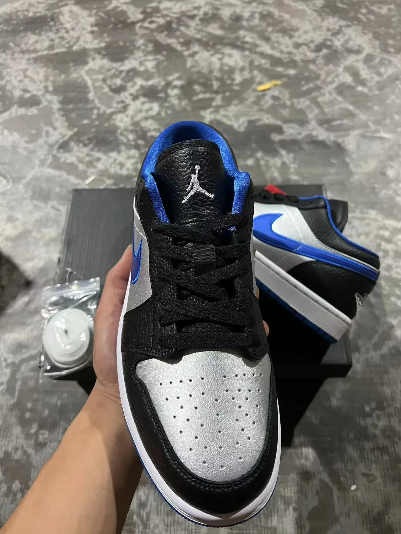 Nike Air Jordan 1 Low Noir, Argent, Bleu Royal Chaussures Lifestyle 3