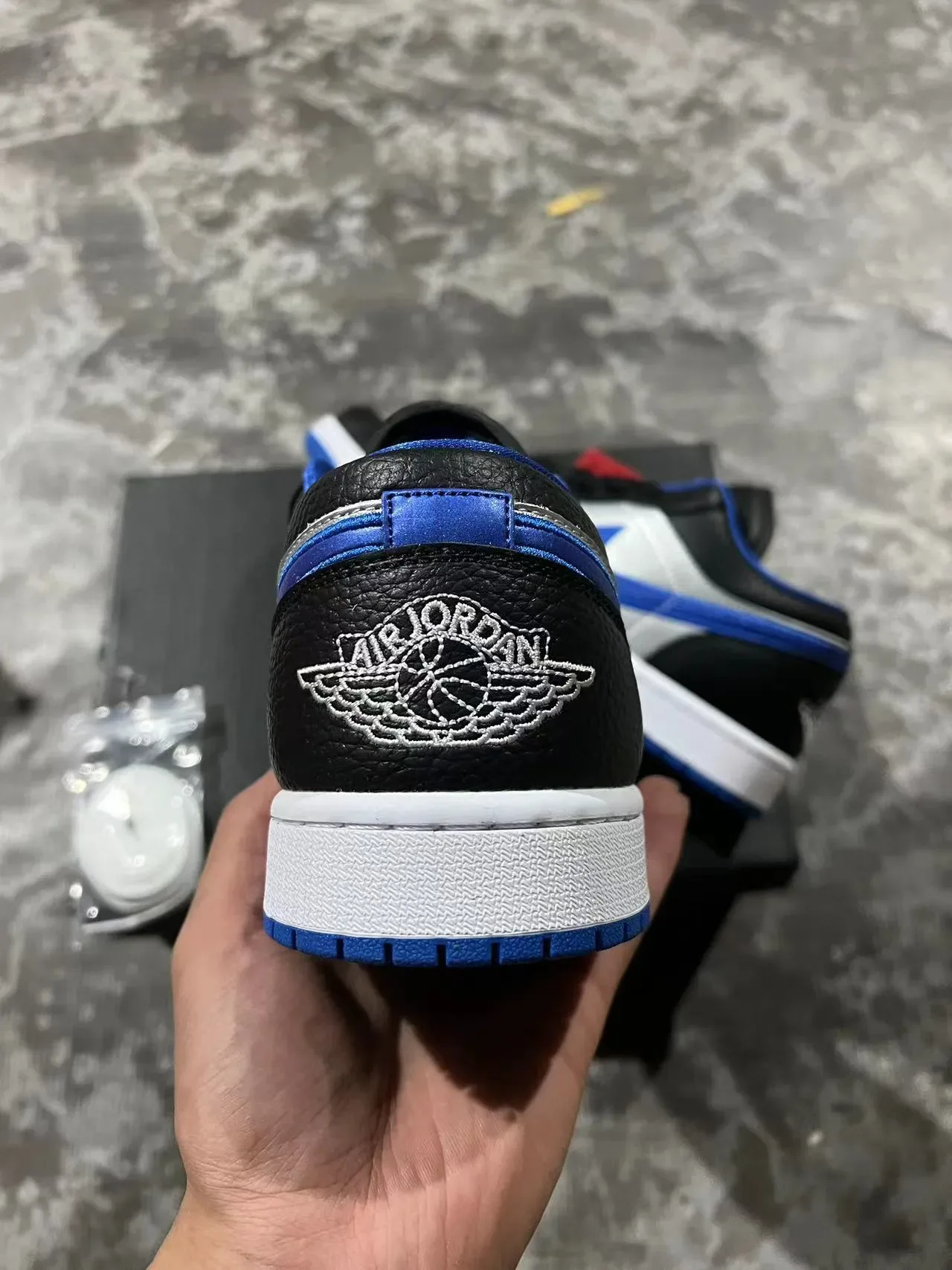 Nike Air Jordan 1 Low Noir, Argent, Bleu Royal Chaussures Lifestyle 8