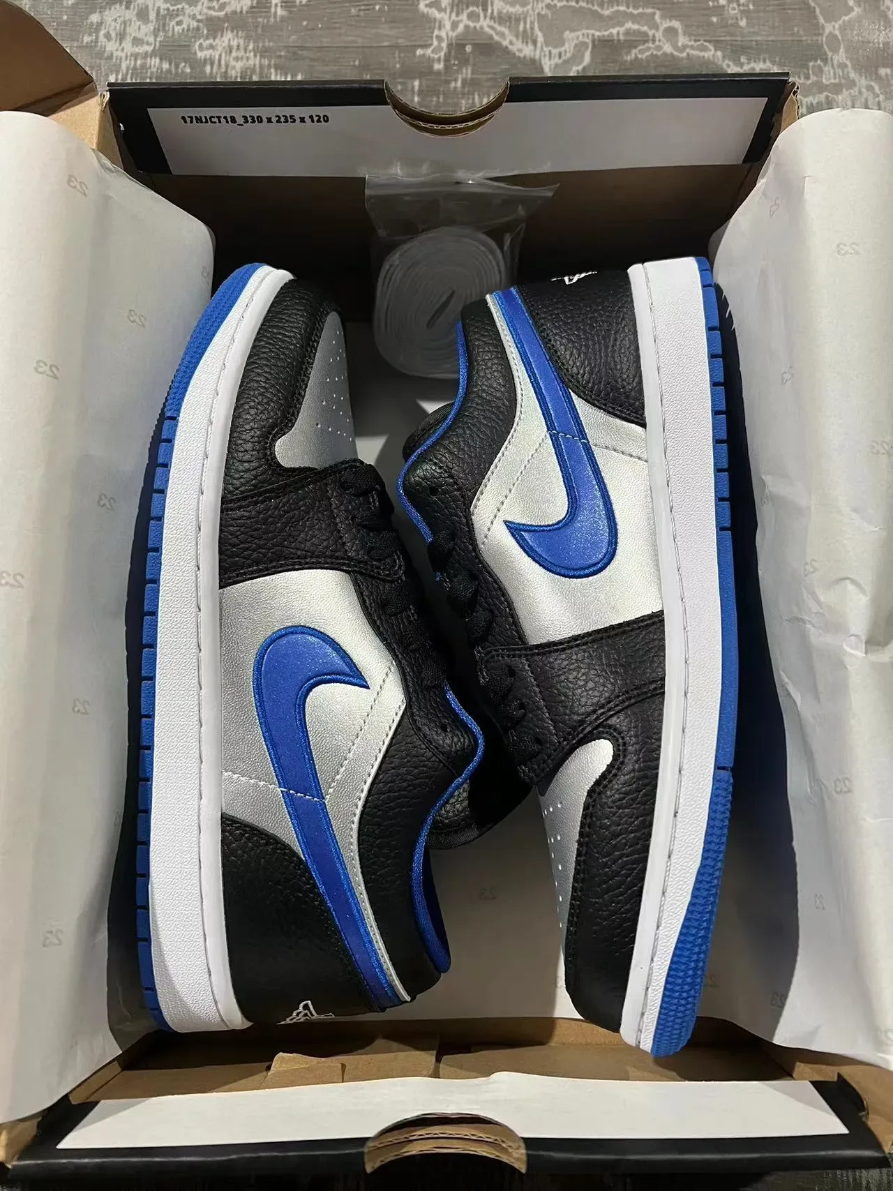 Nike Air Jordan 1 Low Noir, Argent, Bleu Royal Chaussures Lifestyle 9