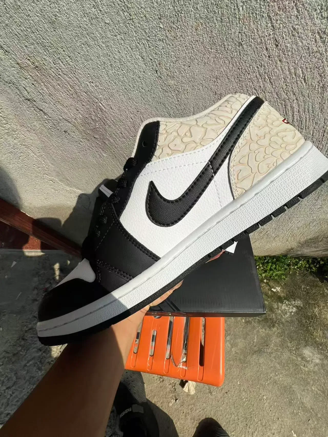 Nike Air Jordan 1 Low Cracked Texture White Black Lifestyle Sneakers 5