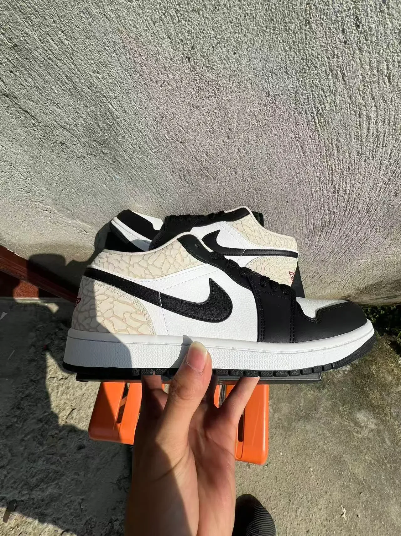 Nike Air Jordan 1 Low Cracked Texture White Black Lifestyle Sneakers 7