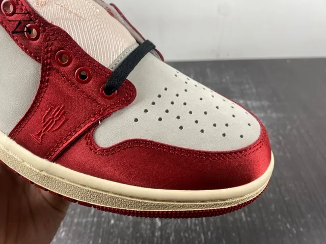 Nike Air Jordan 1 Low Laceless Red White Black Lifestyle Sneakers 3