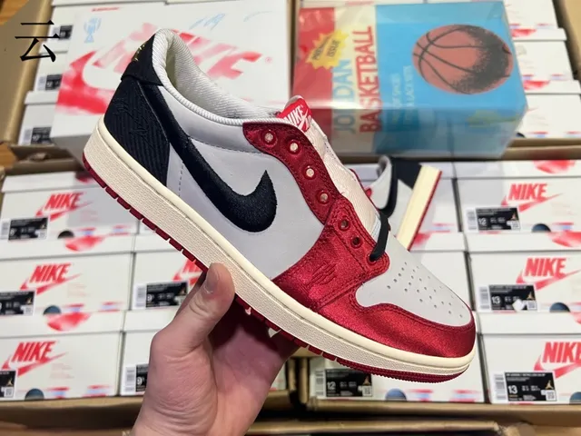 Nike Air Jordan 1 Low Laceless Red White Black Lifestyle Sneakers 18