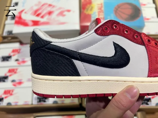 Nike Air Jordan 1 Low Laceless Red White Black Lifestyle Sneakers 19