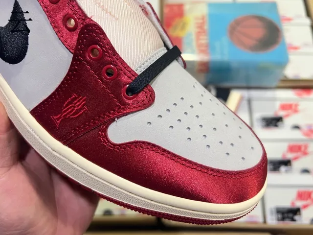 Nike Air Jordan 1 Low Laceless Red White Black Lifestyle Sneakers 20