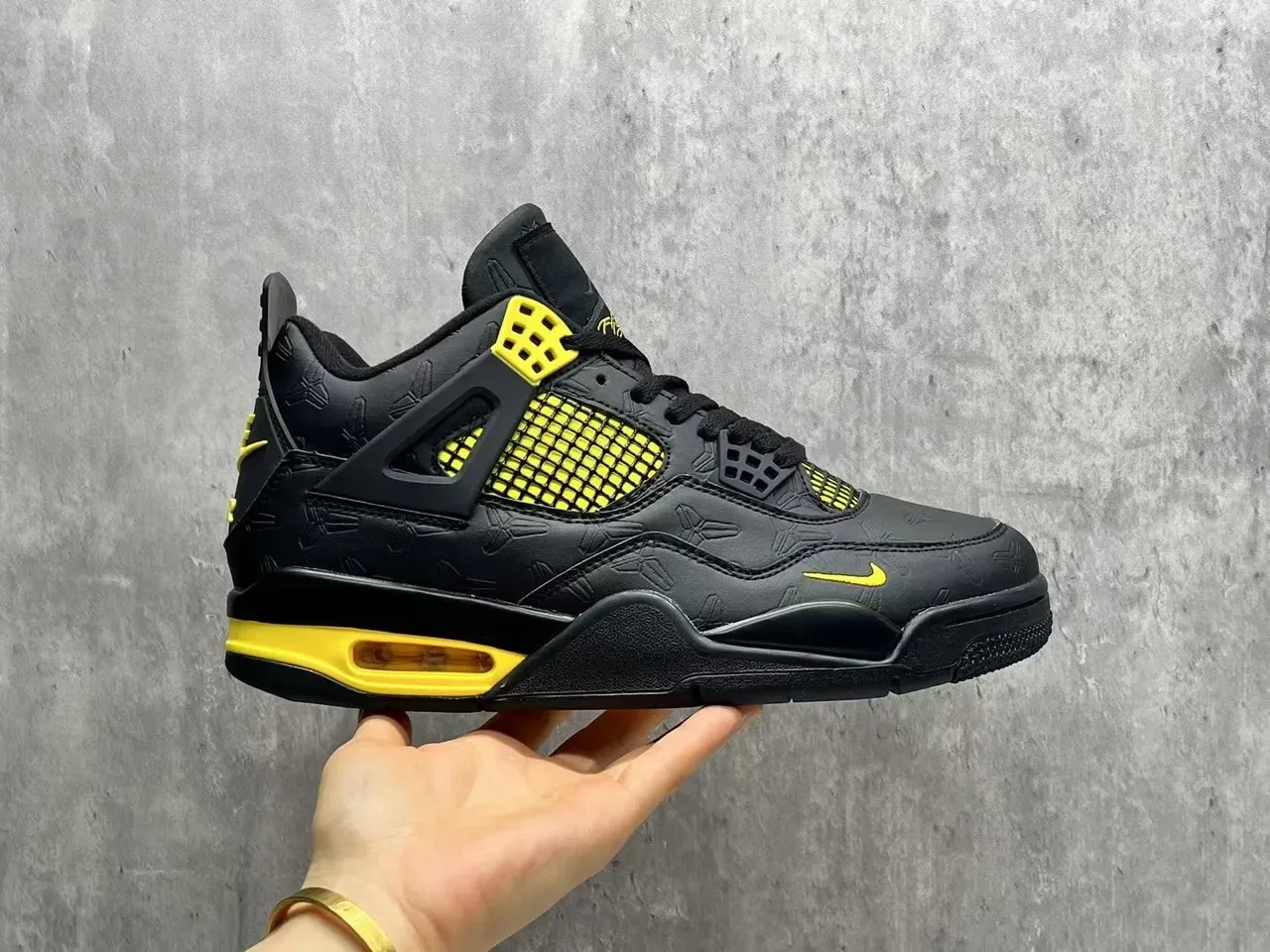 Nike Air Jordan 4 Noir Jaune Chaussures de Basketball 14