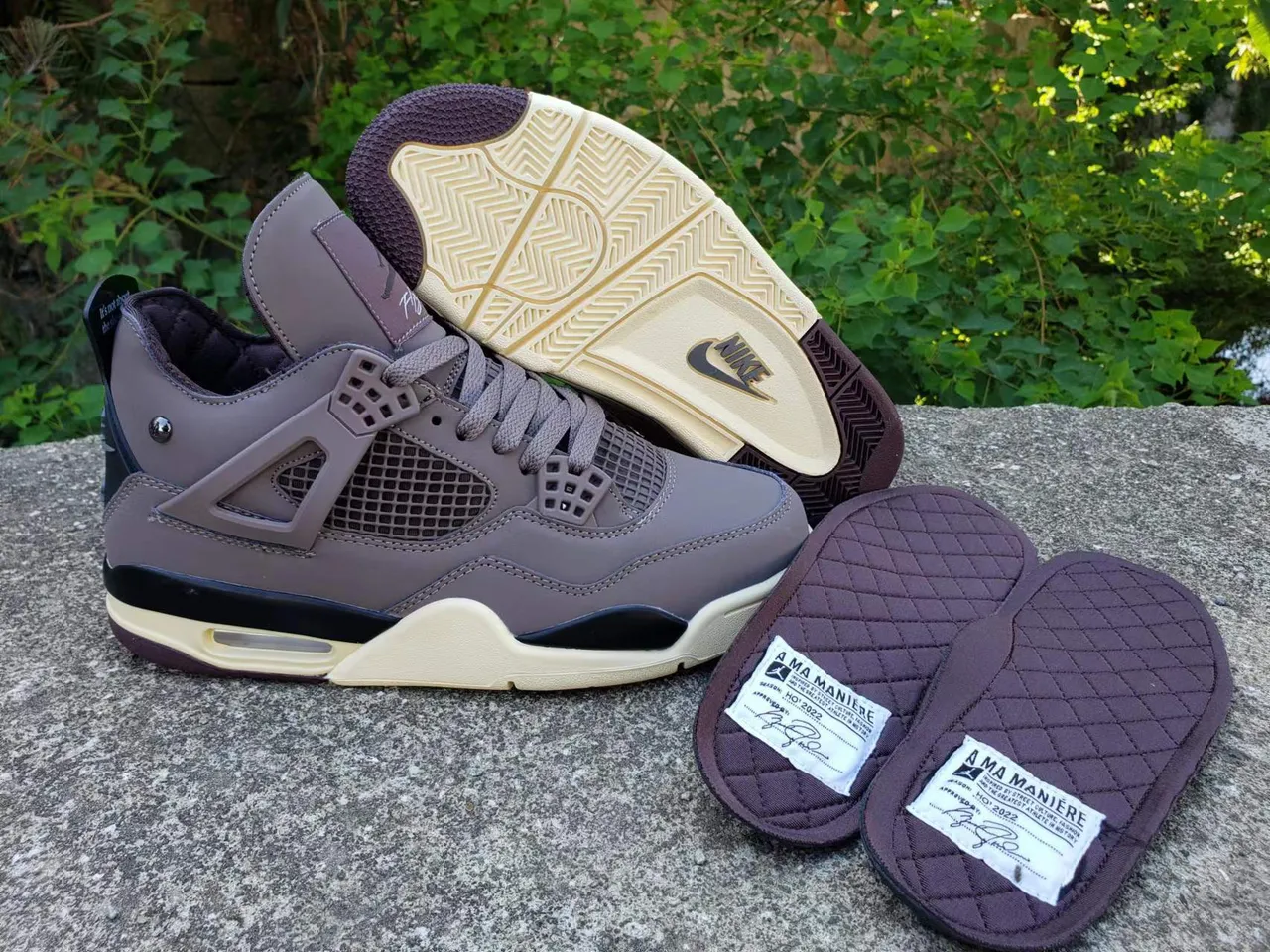 Nike Air Jordan 4 Dark Brown and Gold Basketball Shoes 4
