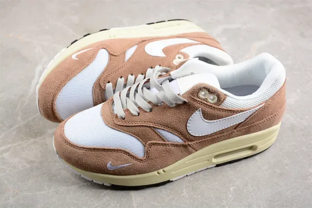 Nike Air Max 1 Tan and White Lifestyle Sneakers 9