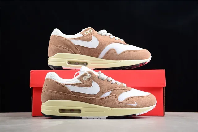 Nike Air Max 1 Tan and White Lifestyle Sneakers 15