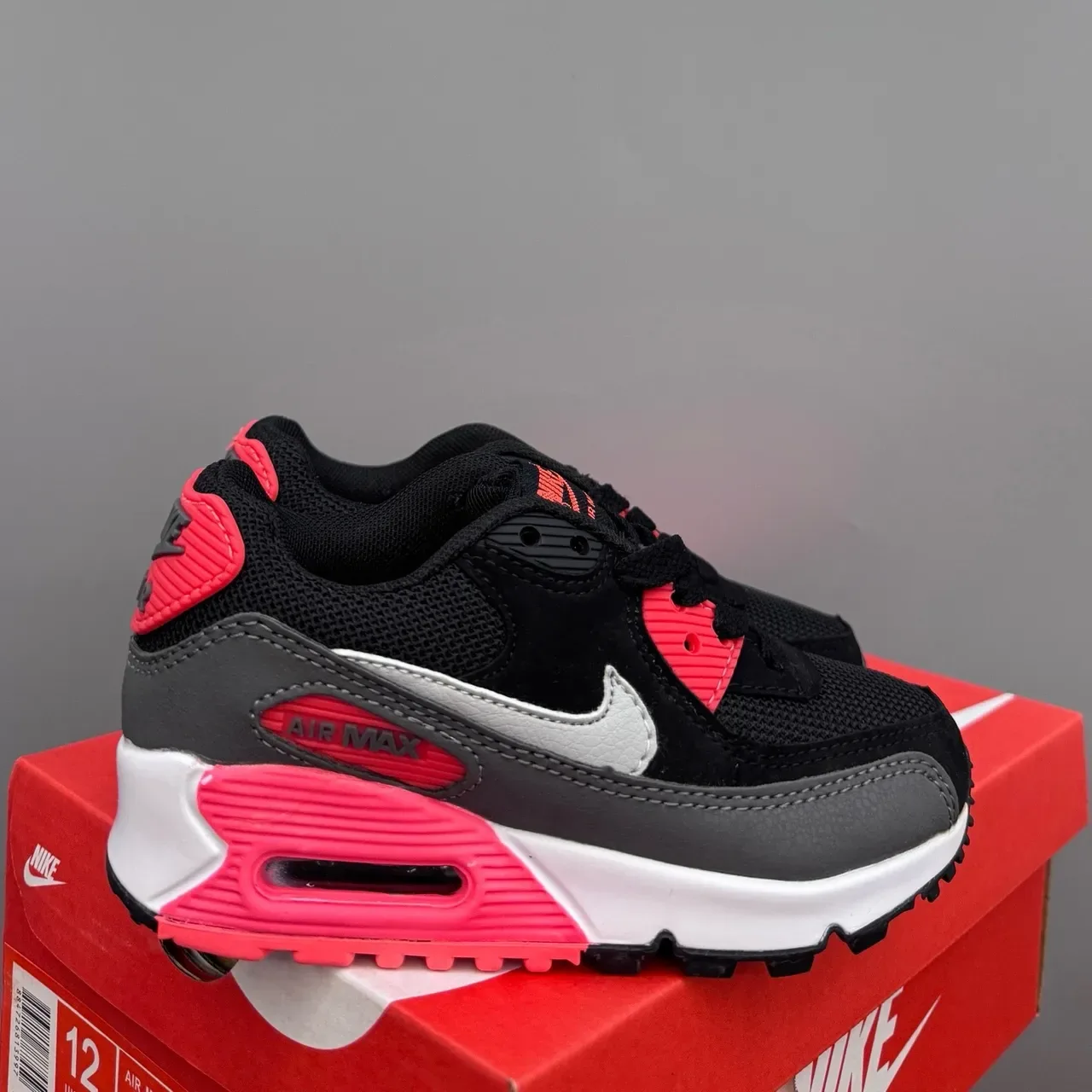 Nike Air Max 90 All White Lifestyle Sneakers 15