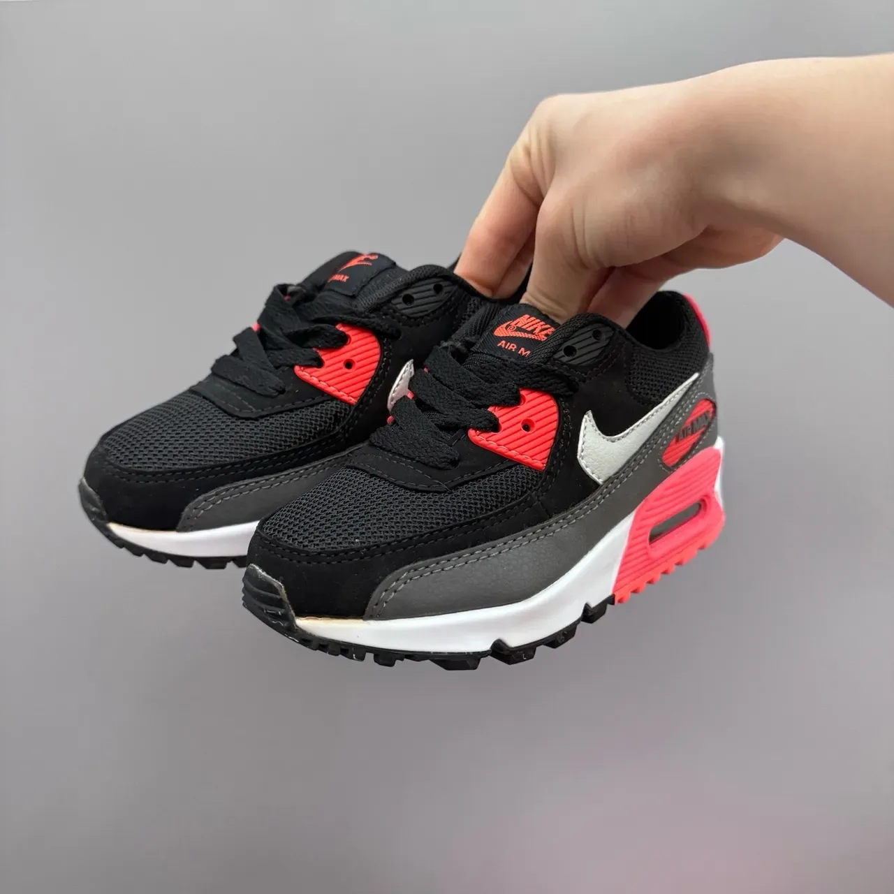 Nike Air Max 90 All White Lifestyle Sneakers 16