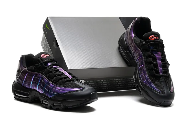 Nike Air Max 95 Iridescent Quilted Black Lifestyle Sneakers 2