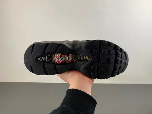 Nike Air Max 95 Argent Métallique et Noir Sneakers Lifestyle 9