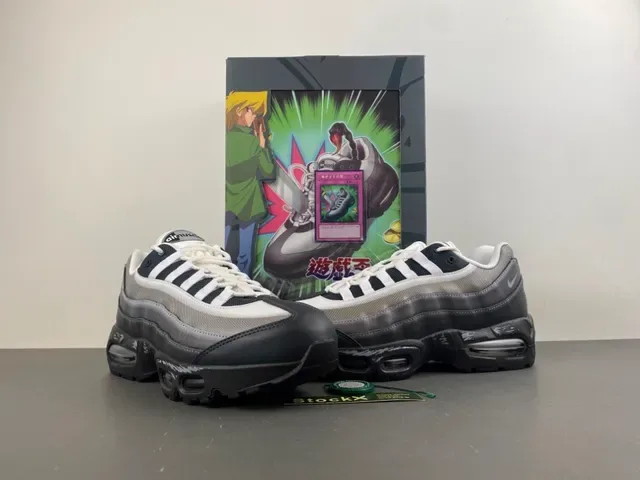 Nike Air Max 95 Argent Métallique et Noir Sneakers Lifestyle 13