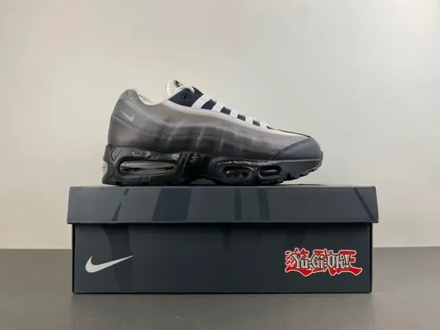 Nike Air Max 95 Argent Métallique et Noir Sneakers Lifestyle 15