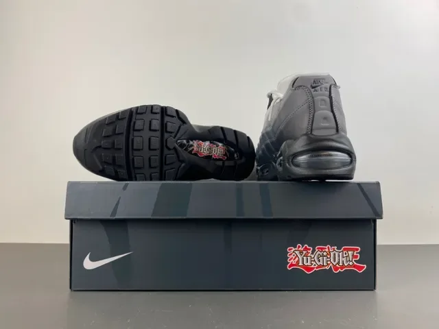 Nike Air Max 95 Argent Métallique et Noir Sneakers Lifestyle 16