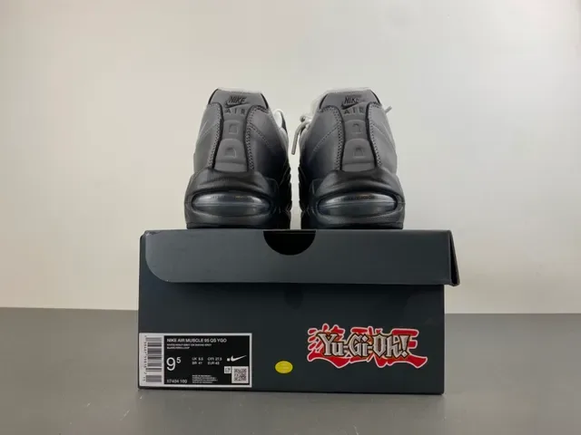 Nike Air Max 95 Argent Métallique et Noir Sneakers Lifestyle 17