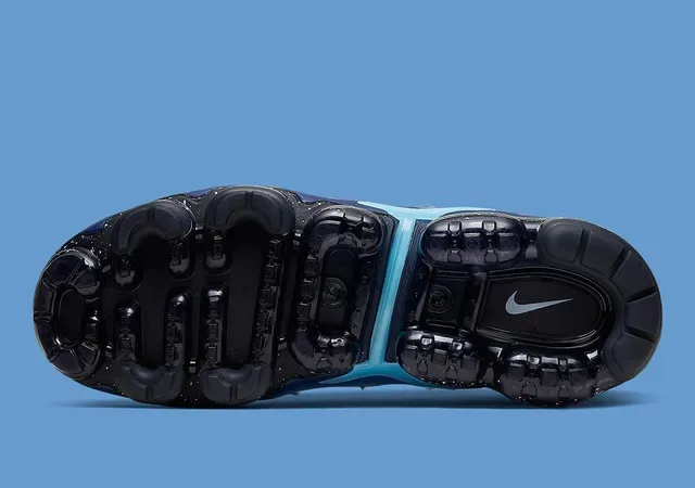 Nike Air Max Plus Gradient Blue Lifestyle Sneakers 6