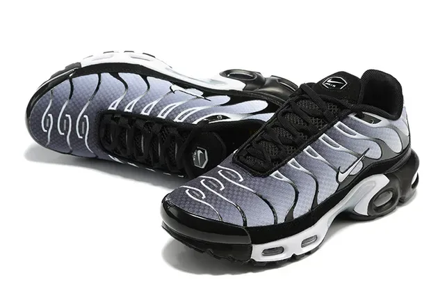 Nike Air Max Plus TN Black Silver Green Lifestyle Sneakers 4