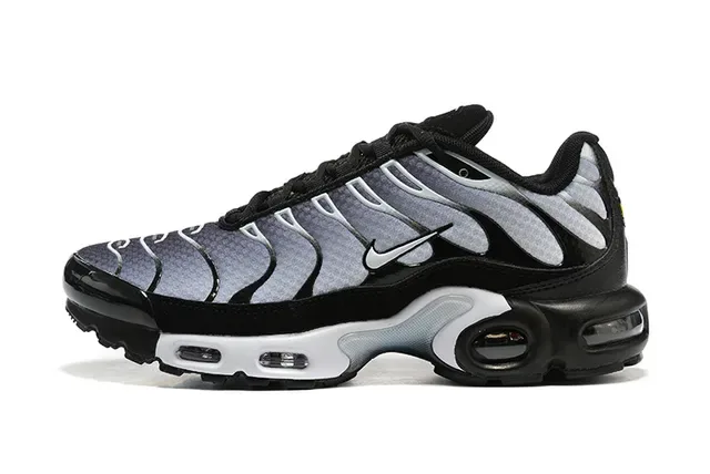Nike Air Max Plus TN Black Silver Green Lifestyle Sneakers 5