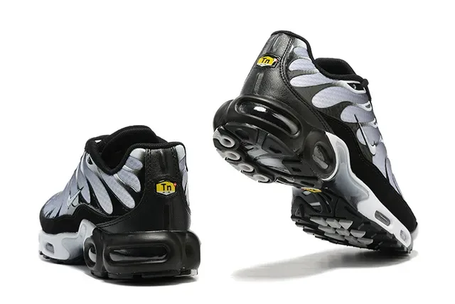 Nike Air Max Plus TN Black Silver Green Lifestyle Sneakers 7
