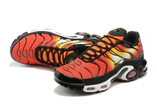 Nike Air Max Plus TN Black Silver Green Lifestyle Sneakers 16