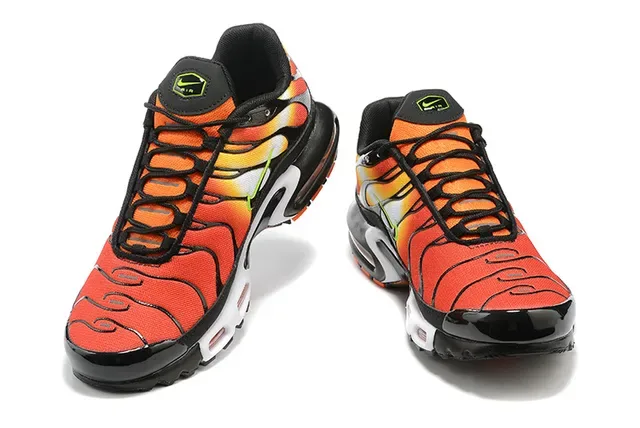 Nike Air Max Plus TN Black Silver Green Lifestyle Sneakers 18