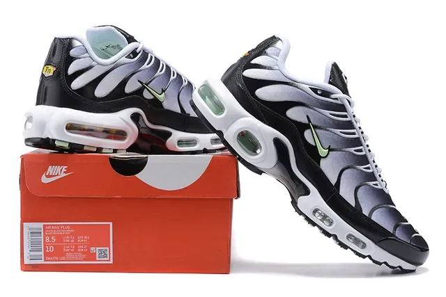 Nike Air Max Plus TN Black Silver Green Lifestyle Sneakers 20