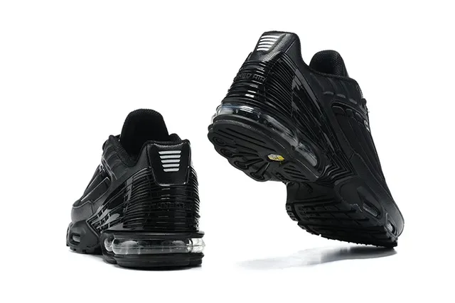 Nike Air Max Plus Tuned Air Black Gradient Lifestyle Sneakers 13
