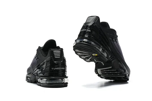 Nike Air Max Plus Tuned Air Black Gradient Lifestyle Sneakers 18