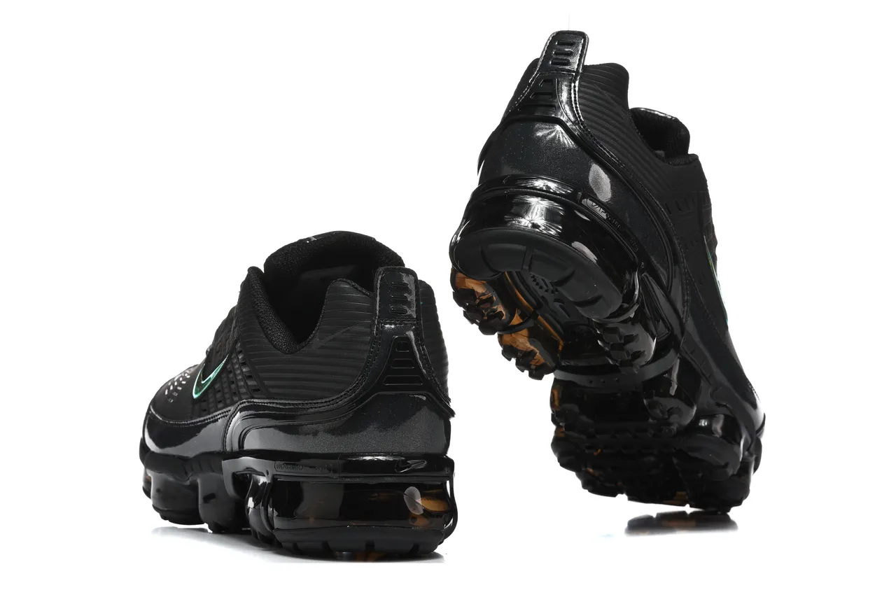 Nike Air VaporMax Plus Black Iridescent Swoosh Lifestyle Sneakers 2