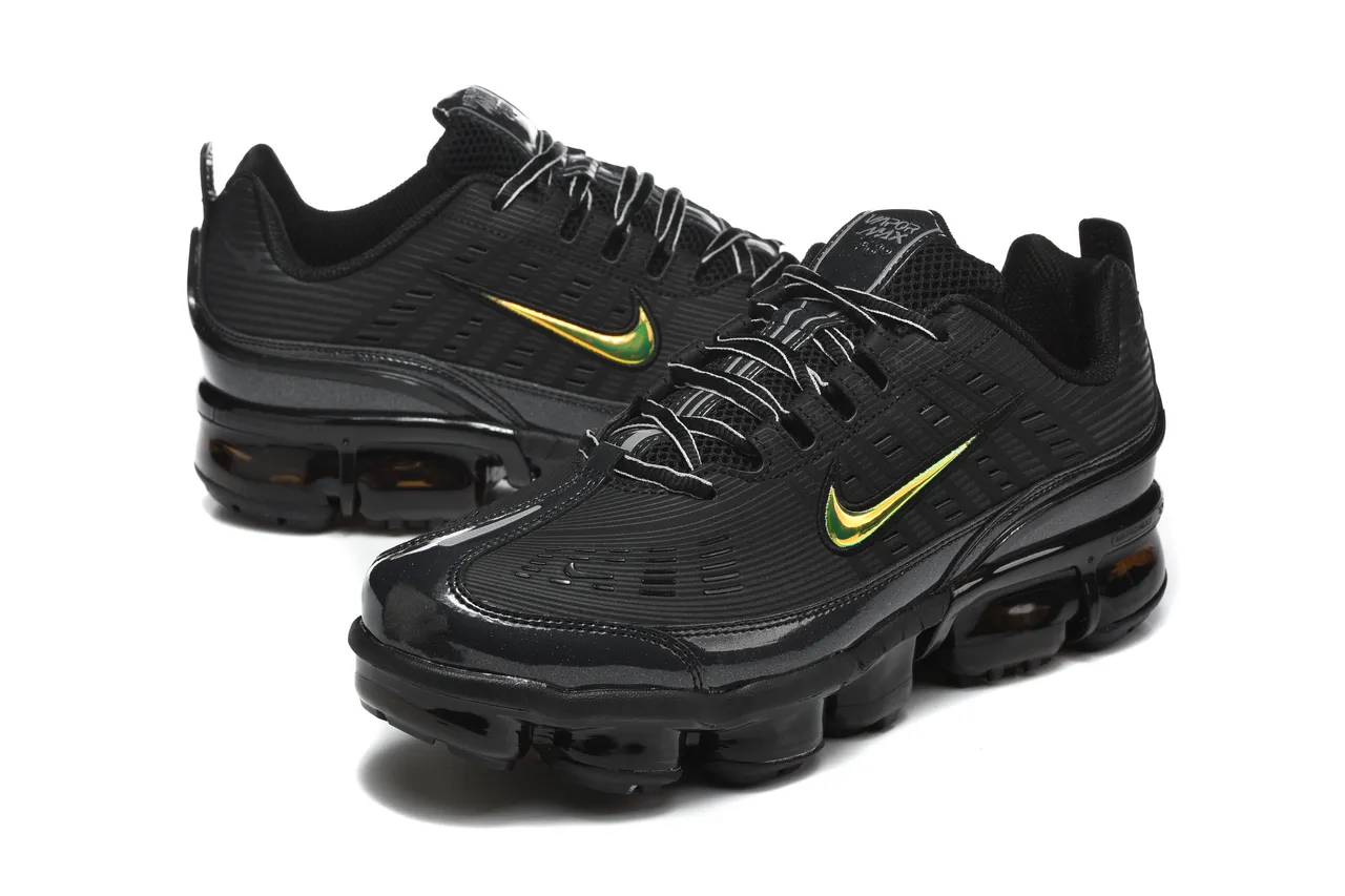Nike Air VaporMax Plus Black Iridescent Swoosh Lifestyle Sneakers 4
