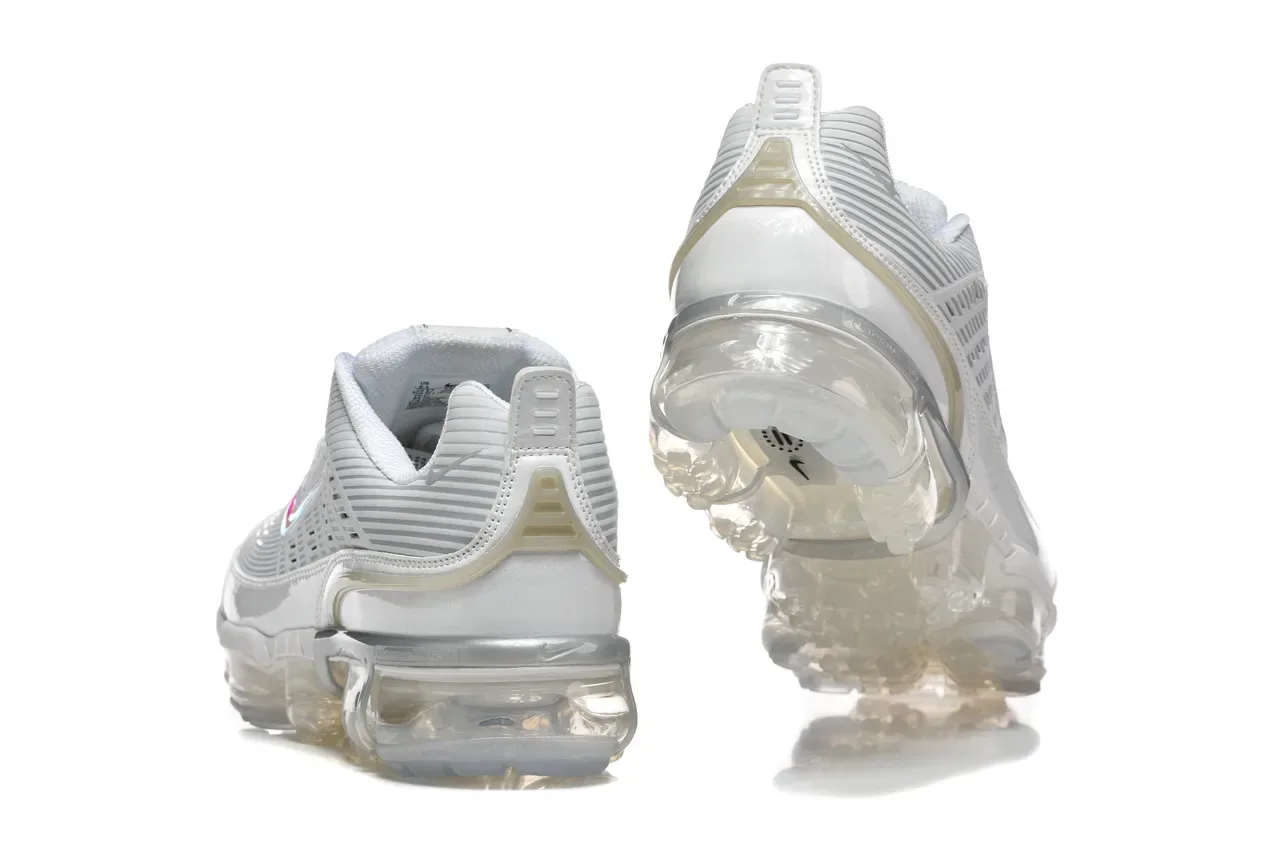 Nike Air VaporMax Plus Chaussures Lifestyle Gris Clair Holographique 2