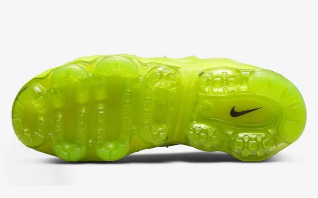 Nike Air VaporMax Plus Neon Green Lifestyle Sneakers 4