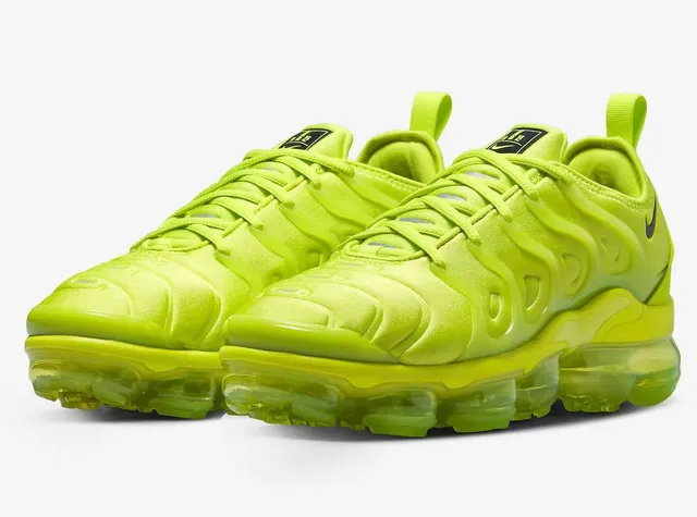 Nike Air VaporMax Plus Neon Green Lifestyle Sneakers 5