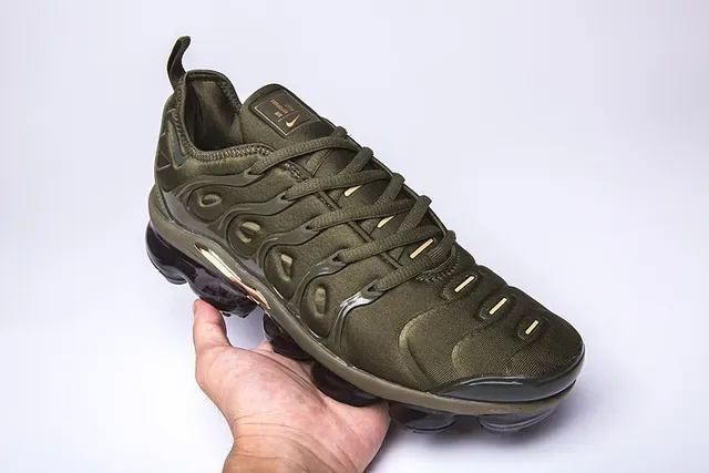 Nike Air VaporMax Plus Olive Green Metallic Gold Lifestyle Sneakers 8