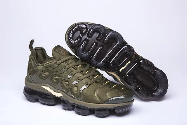 Nike Air VaporMax Plus Olive Green Metallic Gold Lifestyle Sneakers 11
