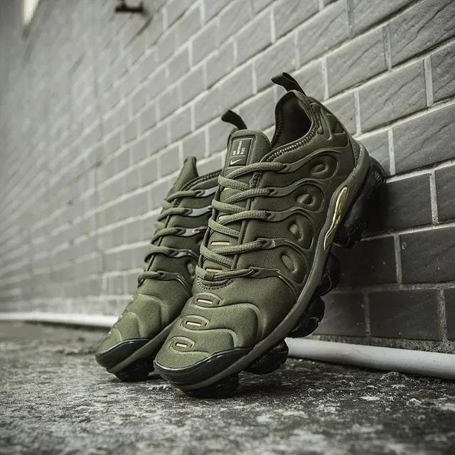 Nike Air VaporMax Plus Olive Green Metallic Gold Lifestyle Sneakers 13
