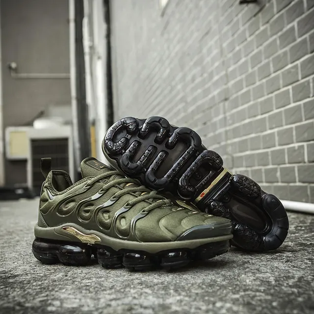 Nike Air VaporMax Plus Olive Green Metallic Gold Lifestyle Sneakers 18