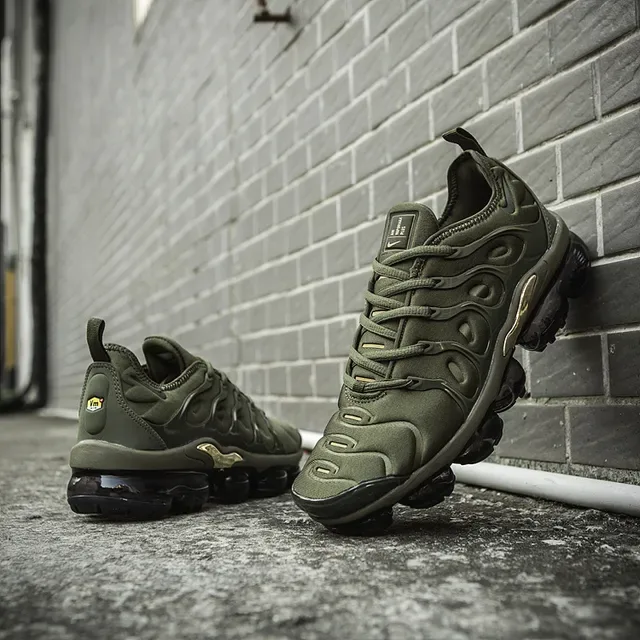 Nike Air VaporMax Plus Olive Green Metallic Gold Lifestyle Sneakers 21