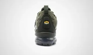 Nike Air VaporMax Plus Olive Green Metallic Gold Lifestyle Sneakers 22