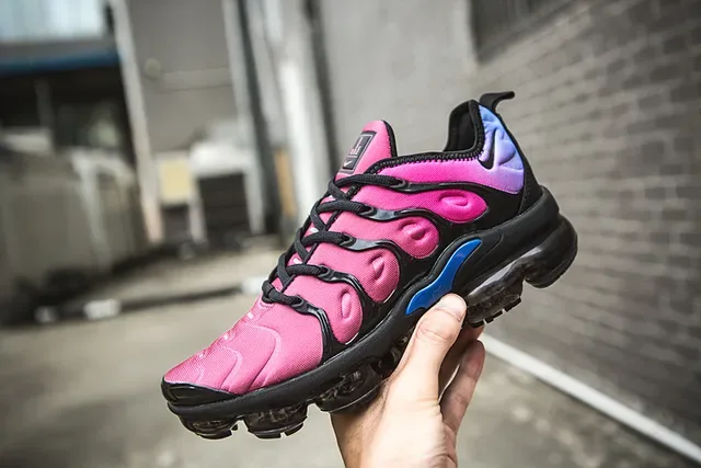 Nike Air VaporMax Plus Pink Purple Blue Lifestyle Sneakers 11