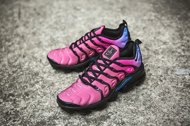Nike Air VaporMax Plus Pink Purple Blue Lifestyle Sneakers 15