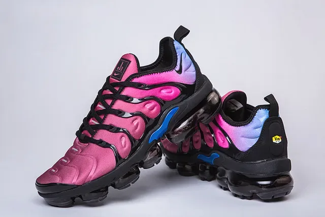 Nike Air VaporMax Plus Pink Purple Blue Lifestyle Sneakers 19
