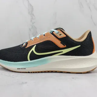 Nike Air Zoom Pegasus 40 Noir Beige Menthe Chaussures de Running
