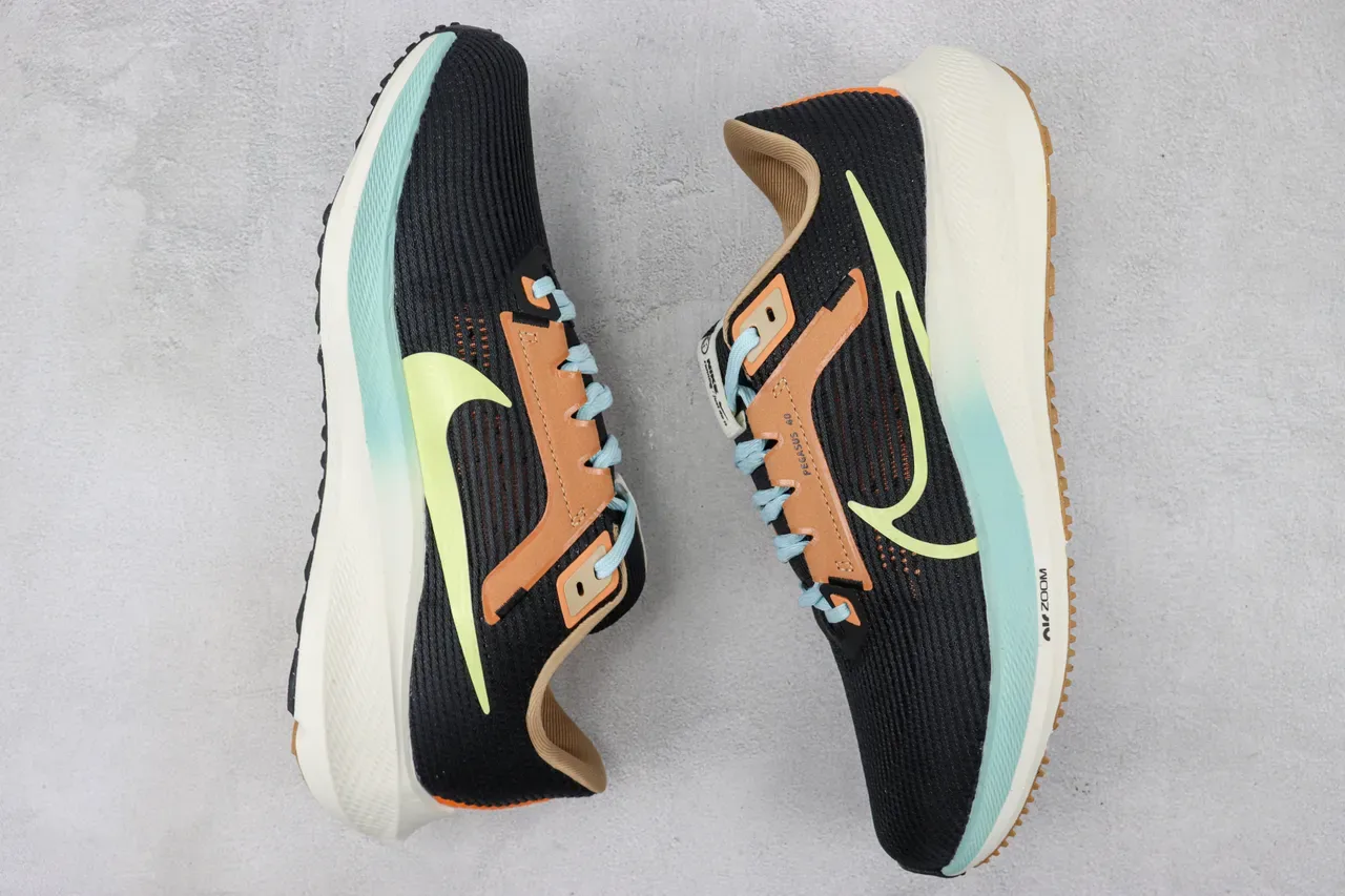 Nike Air Zoom Pegasus 40 Noir Beige Menthe Chaussures de Running 2