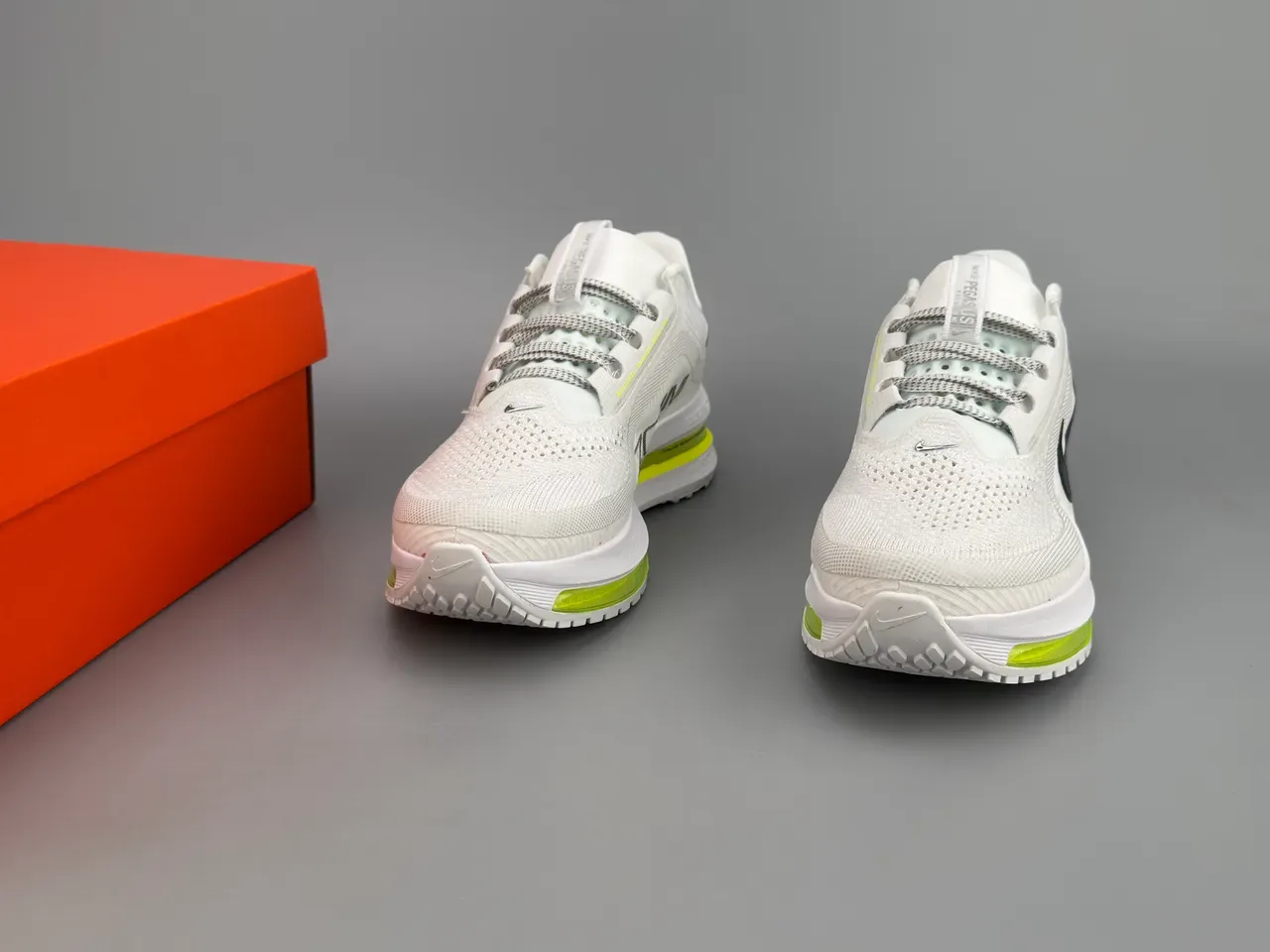 Nike Air Zoom White Green Engineered Mesh Upper Full-Length Visible Unit Running Shoes 3